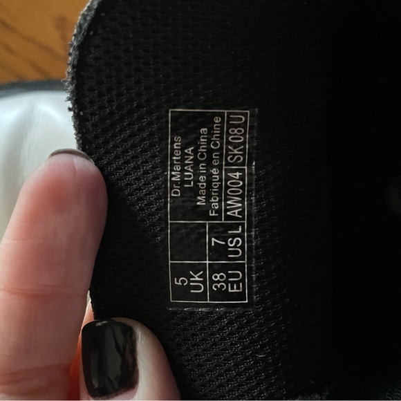 Dr Martin Boots, white, size 7.  Worn a few times - Picture 3 of 5